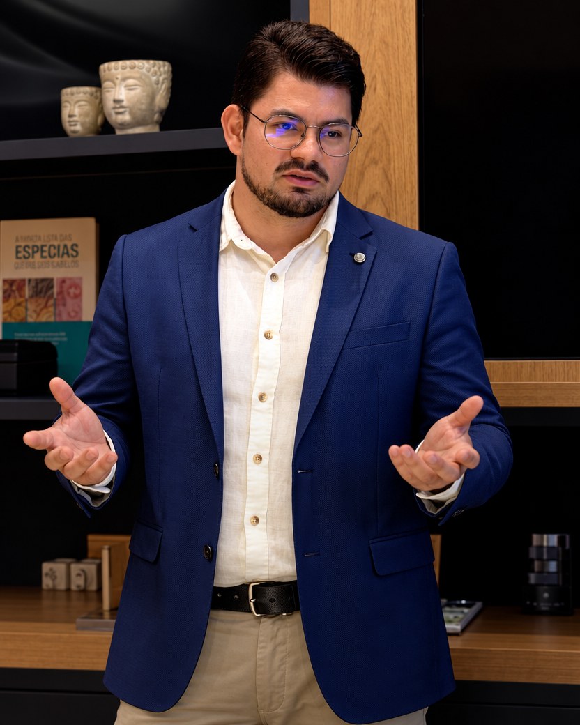 Dr. Iago Carega